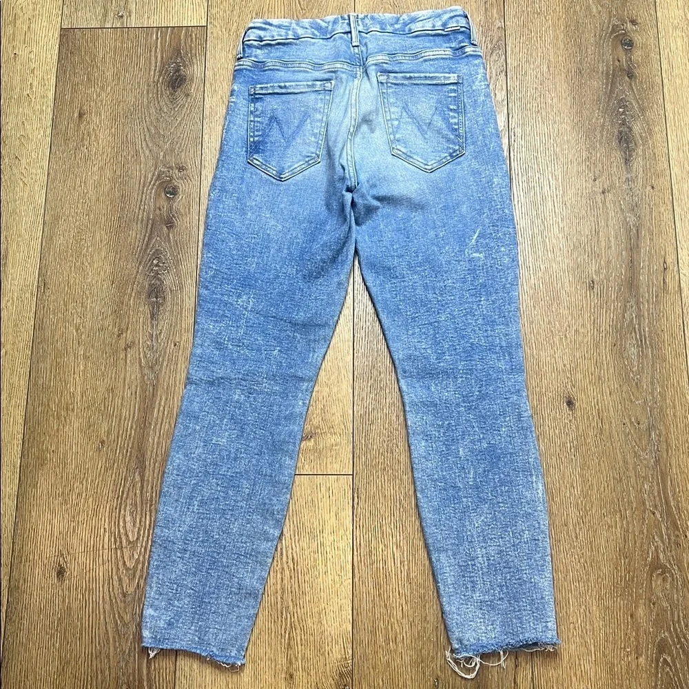 MOTHER The Looker Ankle Fray Jeans in Deep Breaths Size 26 - Picture 4 of 13